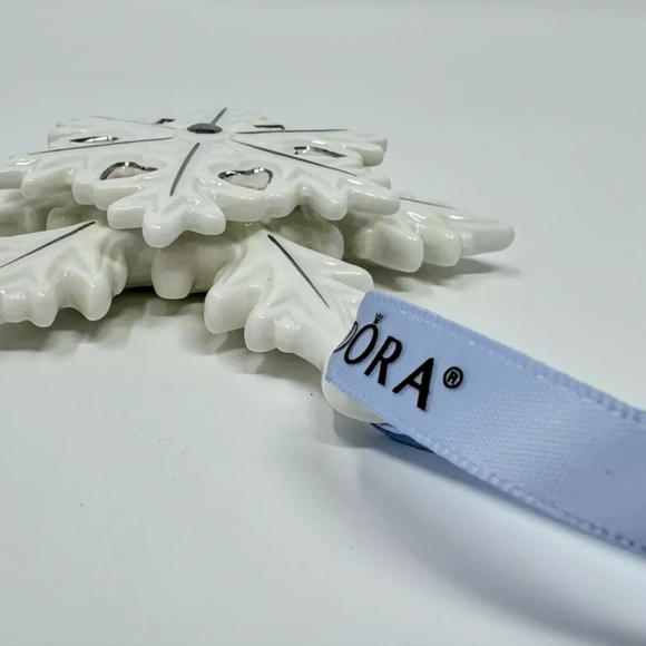 Pandora, 2015, Limited Edition, Porcelain Snowflake, NIB ❄️❄️❄️ - Picture 11 of 15